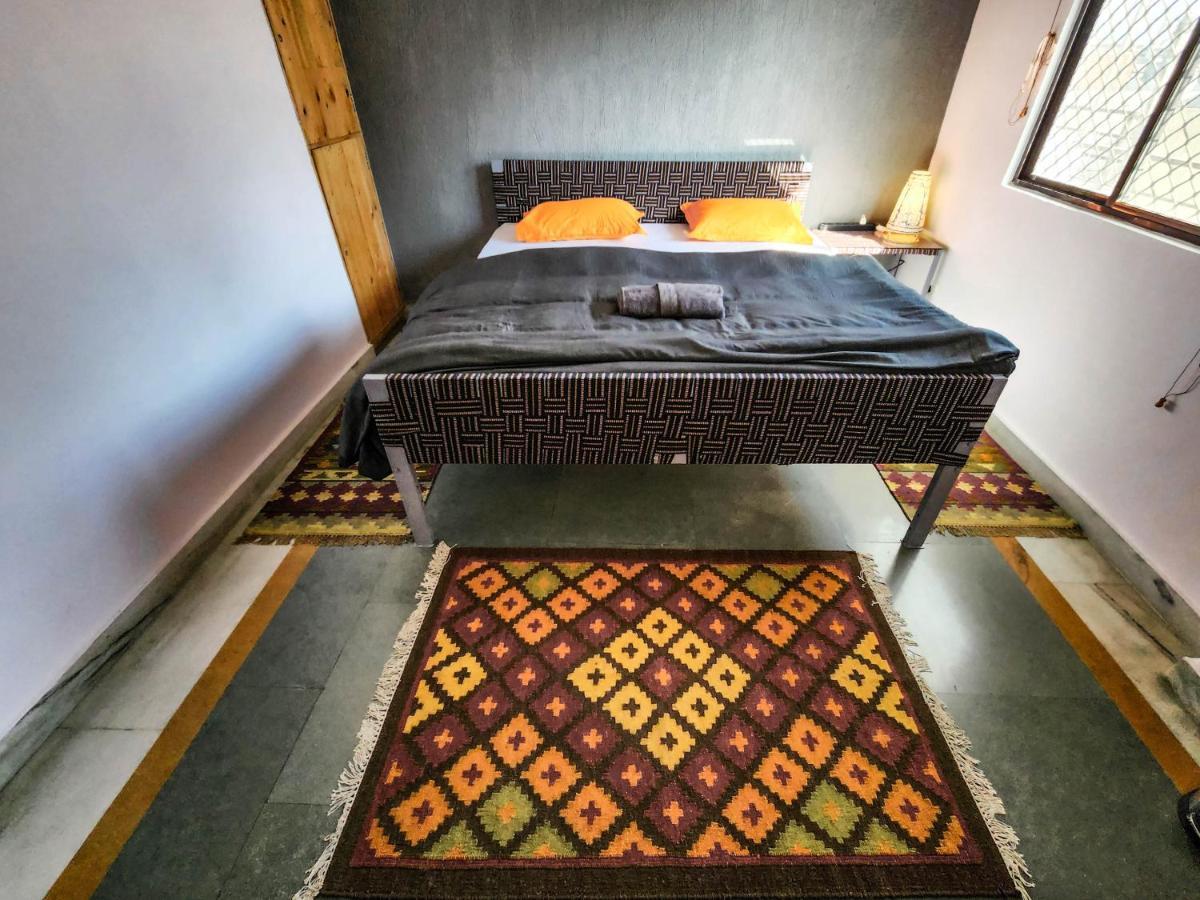 Hostel J House Near Bhikaji Nowe Delhi Zewnętrze zdjęcie