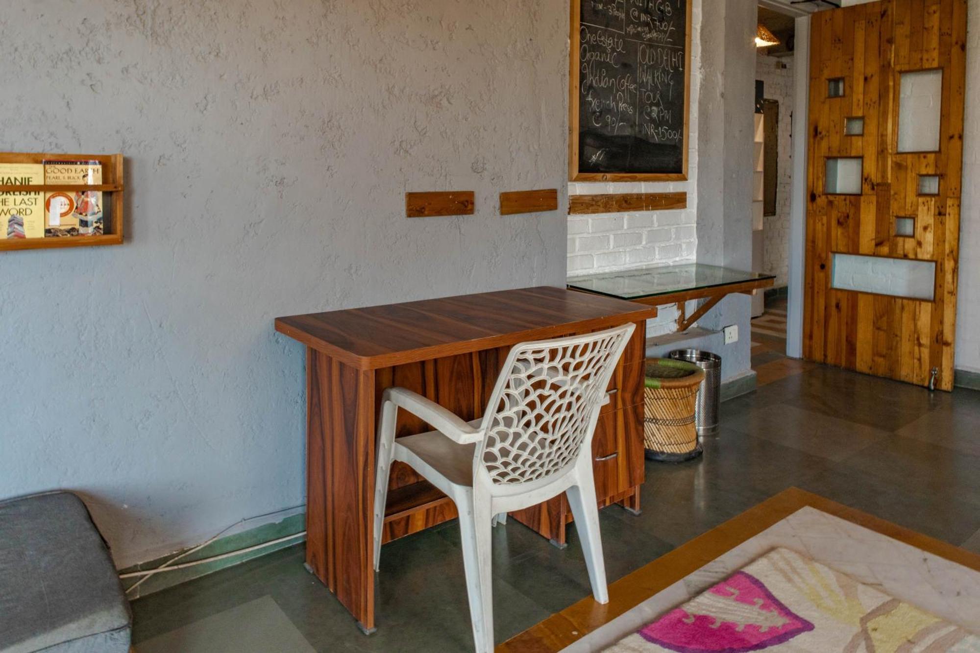 Hostel J House Near Bhikaji Nowe Delhi Zewnętrze zdjęcie