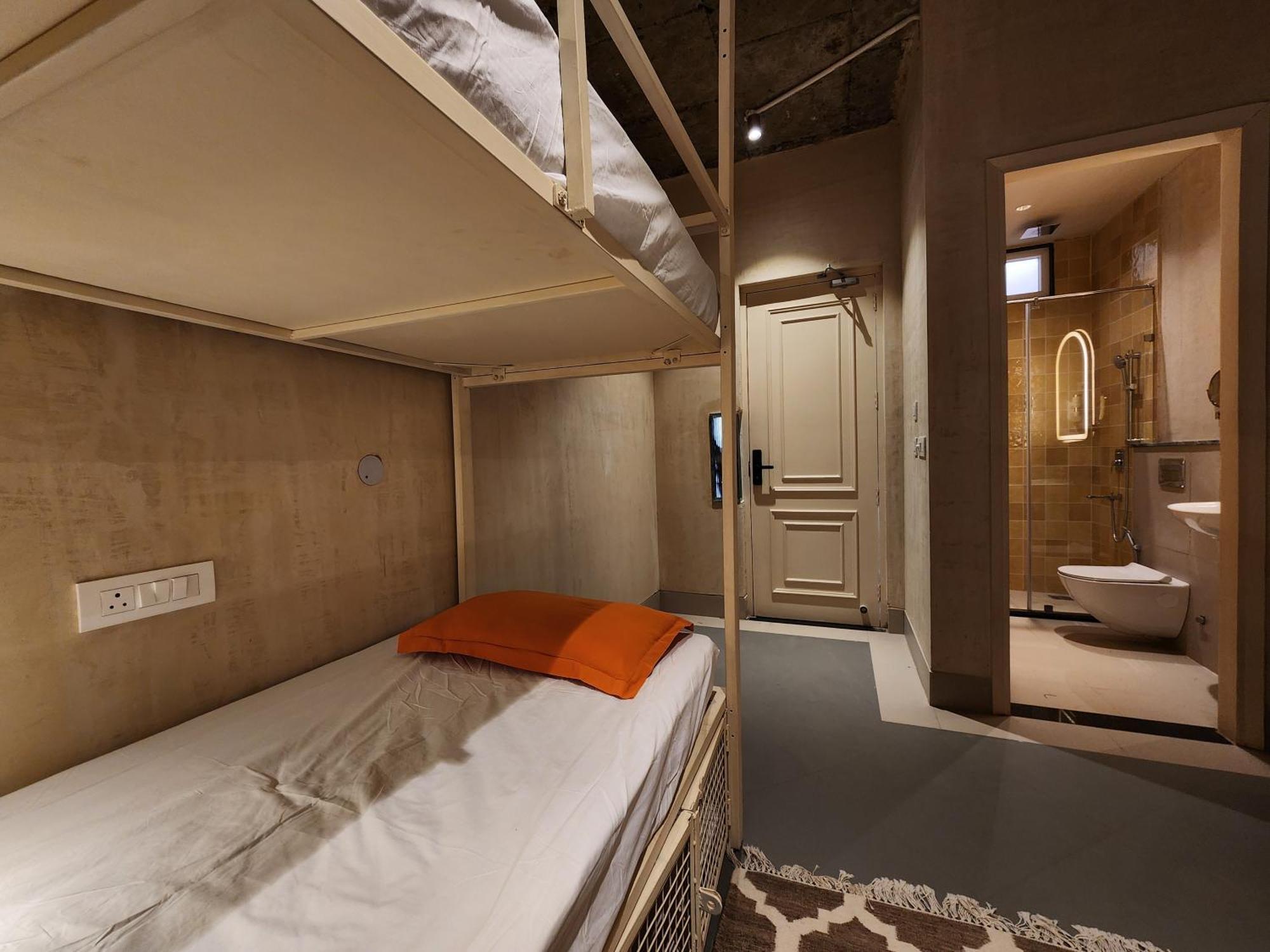 Hostel J House Near Bhikaji Nowe Delhi Zewnętrze zdjęcie